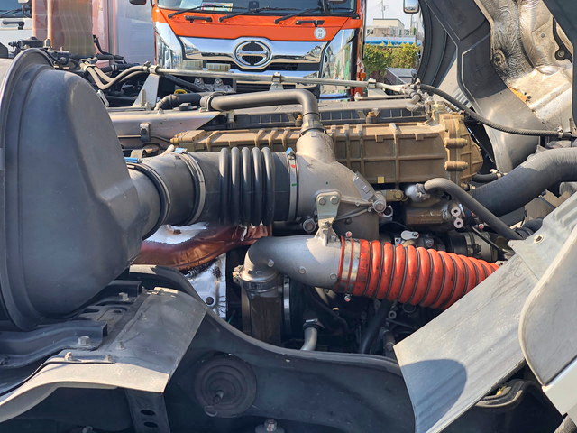 三菱ふそうスーパーグレートトレーラーヘッド（トラクターヘッド）大型（10t）[写真18]