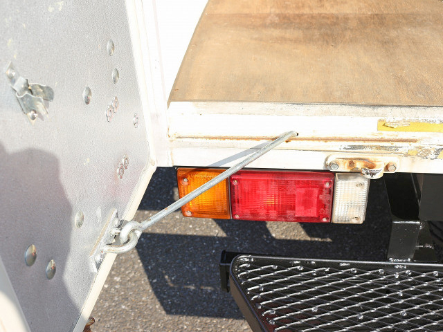 日産アトラスアルミバン小型（2t・3t）[写真10]