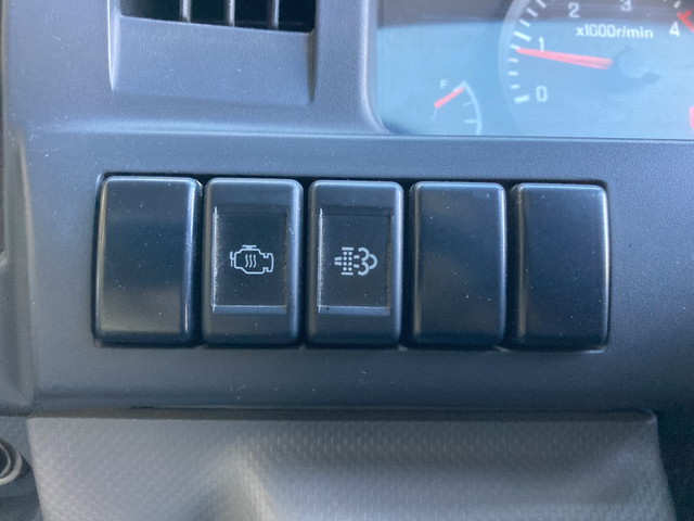 いすゞエルフ平ボディ小型（2t・3t）[写真32]