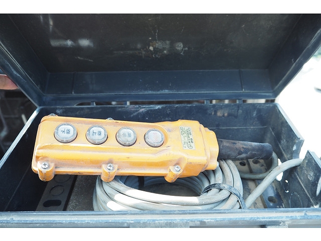 いすゞフォワードセルフローダー増トン（6t・8t）[写真16]