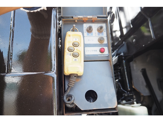 いすゞフォワードセルフローダー増トン（6t・8t）[写真18]