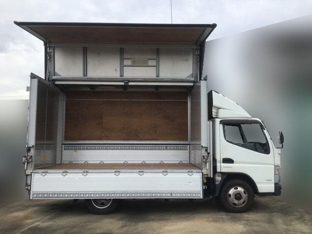 三菱ふそうキャンターアルミウイング小型（2t・3t）[写真02]