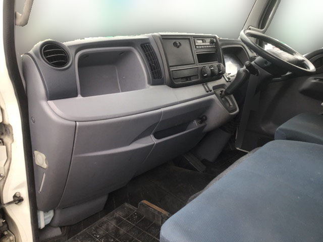 三菱ふそうキャンターアルミウイング小型（2t・3t）[写真30]