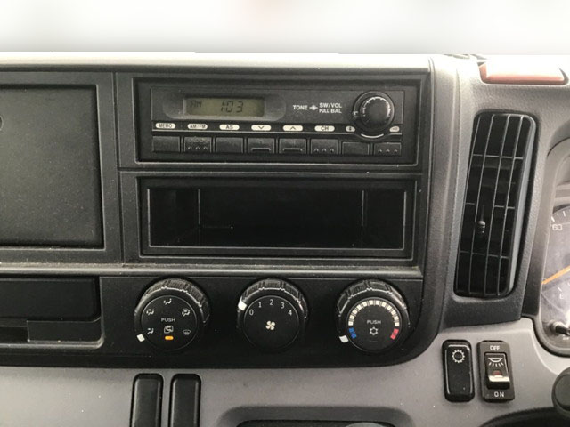 三菱ふそうキャンターアルミウイング小型（2t・3t）[写真35]