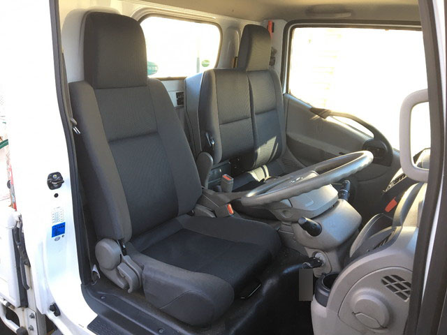 日産アトラス平ボディ小型（2t・3t）[写真28]