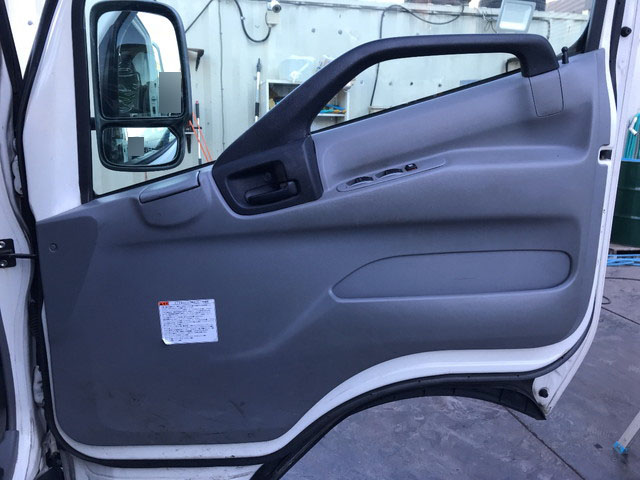 日野デュトロ平ボディ小型（2t・3t）[写真26]