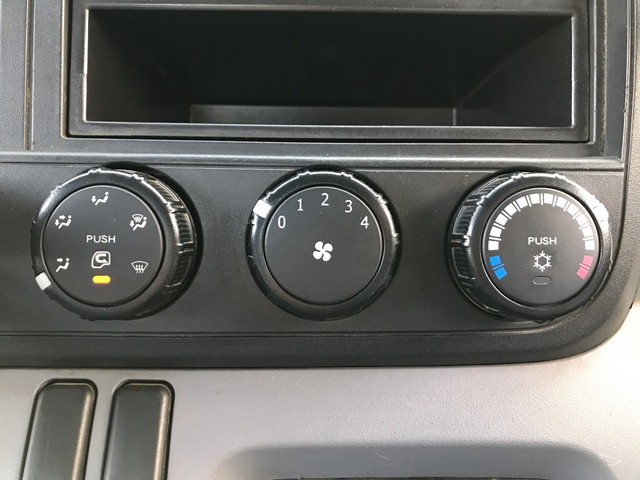 三菱ふそうキャンターダンプ小型（2t・3t）[写真35]