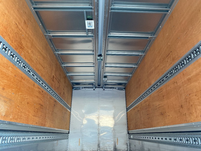 三菱ふそうキャンターアルミウイング小型（2t・3t）[写真11]