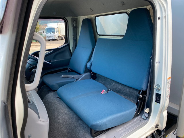 三菱ふそうキャンターアルミウイング小型（2t・3t）[写真27]