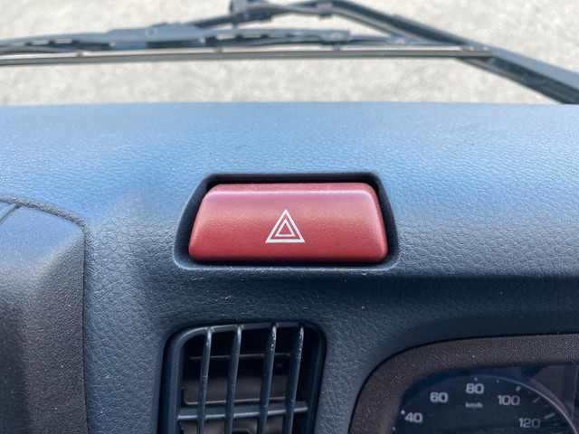 三菱ふそうキャンターアルミウイング小型（2t・3t）[写真37]