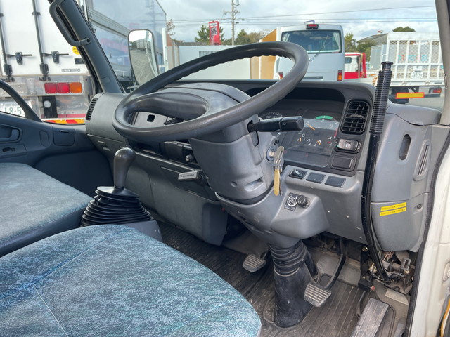 三菱ふそうキャンター高所作業車小型（2t・3t）[写真33]