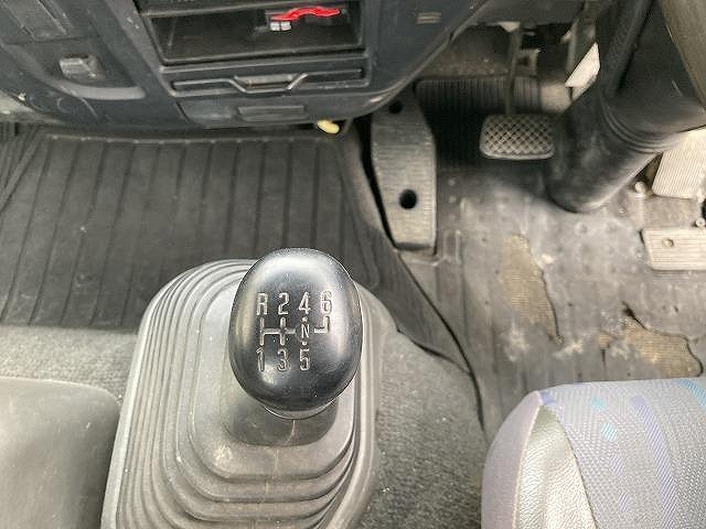 いすゞフォワードクレーン4段中型（4t）[写真17]