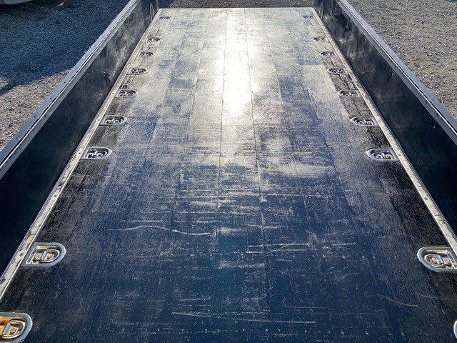 日野デュトロ平ボディ小型（2t・3t）[写真10]