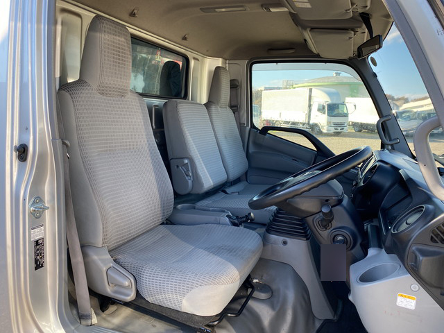 日野デュトロ平ボディ小型（2t・3t）[写真23]