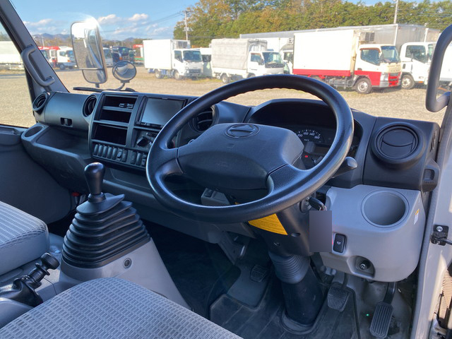 日野デュトロ平ボディ小型（2t・3t）[写真25]