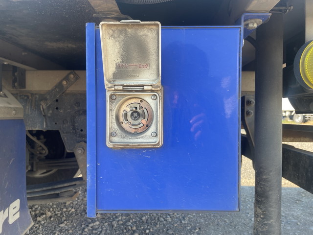 いすゞエルフ冷凍車（冷蔵車）小型（2t・3t）[写真20]