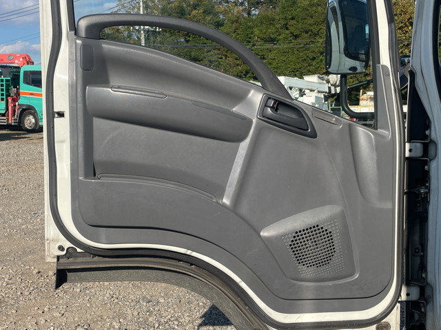 いすゞエルフ冷凍車（冷蔵車）小型（2t・3t）[写真25]