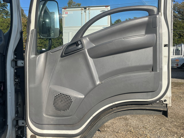 いすゞエルフ冷凍車（冷蔵車）小型（2t・3t）[写真26]