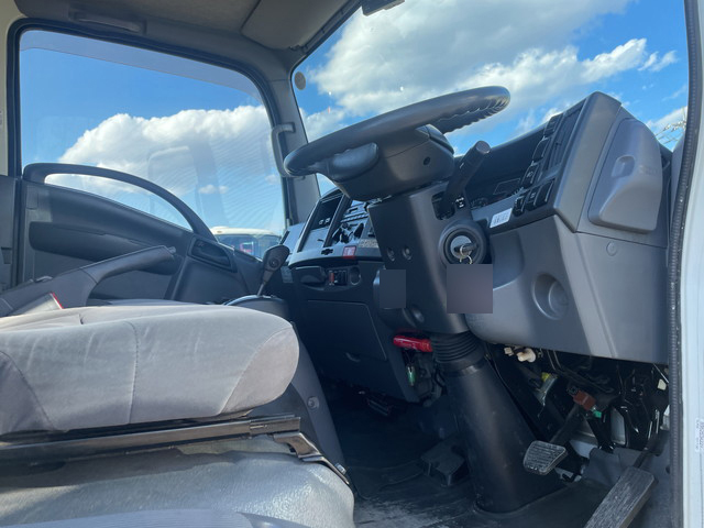 いすゞエルフ冷凍車（冷蔵車）小型（2t・3t）[写真30]