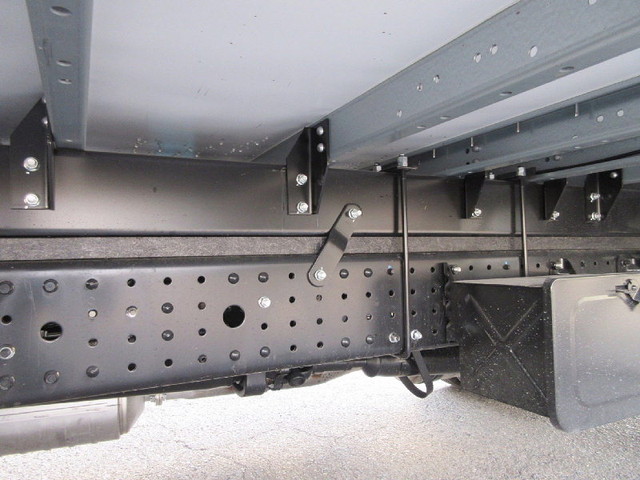 三菱ふそうキャンターアルミウイング小型（2t・3t）[写真12]