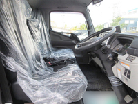 三菱ふそうキャンターアルミウイング小型（2t・3t）[写真13]