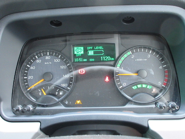 三菱ふそうキャンターアルミウイング小型（2t・3t）[写真15]