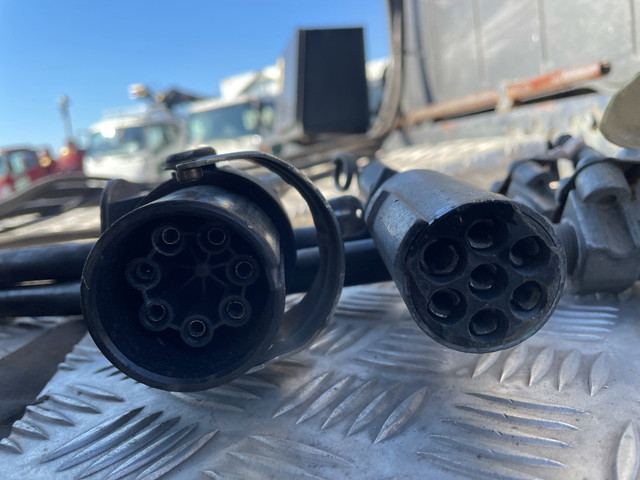 三菱ふそうスーパーグレートトレーラーヘッド（トラクターヘッド）大型（10t）[写真13]