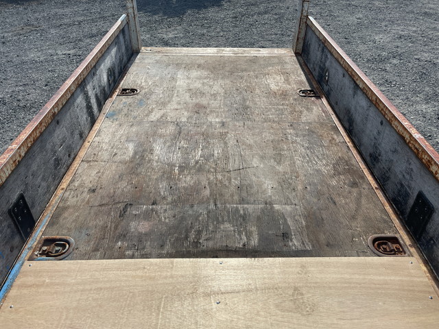 いすゞエルフ平ボディ小型（2t・3t）[写真17]