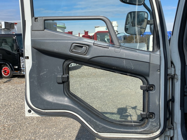 三菱ふそうファイターアルミブロック中型（4t）[写真21]