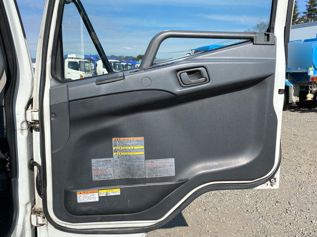 三菱ふそうファイターアルミブロック中型（4t）[写真22]