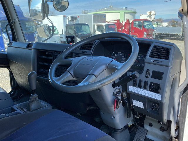 三菱ふそうファイターアルミブロック中型（4t）[写真26]