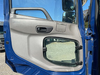 UDトラックスクオントレーラーヘッド（トラクターヘッド）大型（10t）[写真21]