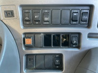 UDトラックスクオントレーラーヘッド（トラクターヘッド）大型（10t）[写真31]