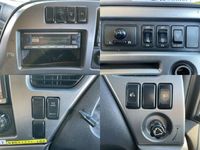 UDトラックスクオントレーラーヘッド（トラクターヘッド）大型（10t）[写真33]