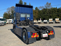 UDトラックスクオントレーラーヘッド（トラクターヘッド）大型（10t）[写真04]