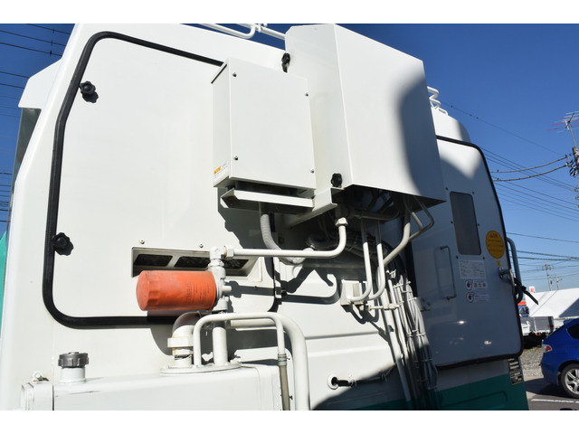 いすゞフォワードパッカー車（塵芥車）中型（4t）[写真24]