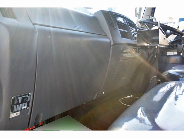 いすゞフォワードパッカー車（塵芥車）中型（4t）[写真40]