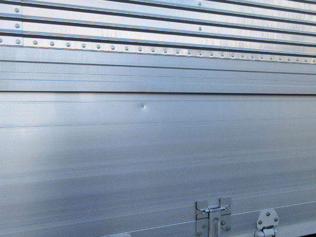 三菱ふそうファイターアルミウイング中型（4t）[写真14]