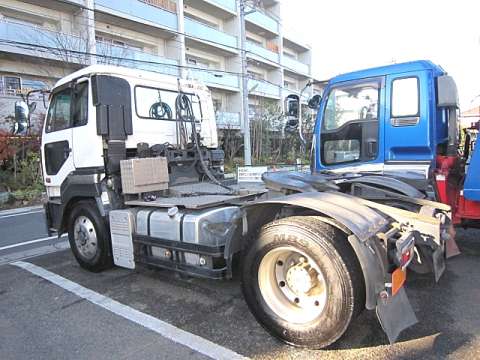 UDトラックスビッグサムトレーラーヘッド（トラクターヘッド）大型（10t）[写真02]