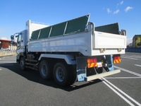 いすゞギガダンプ大型（10t）[写真02]