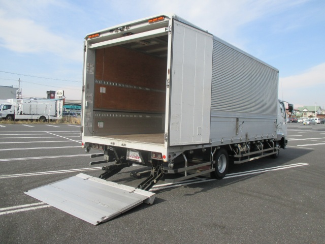 三菱ふそうファイターアルミウイング中型（4t）[写真02]