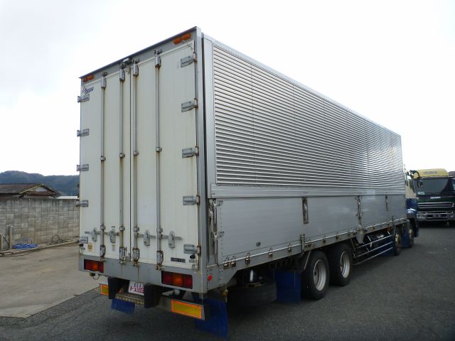 三菱ふそうスーパーグレートアルミウイング大型（10t）[写真02]