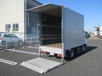 トヨタトヨエースアルミバン小型（2t・3t）[写真02]