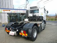 UDトラックスクオントレーラーヘッド（トラクターヘッド）大型（10t）[写真02]