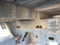 いすゞフォワードユニック4段中型（4t）[写真20]