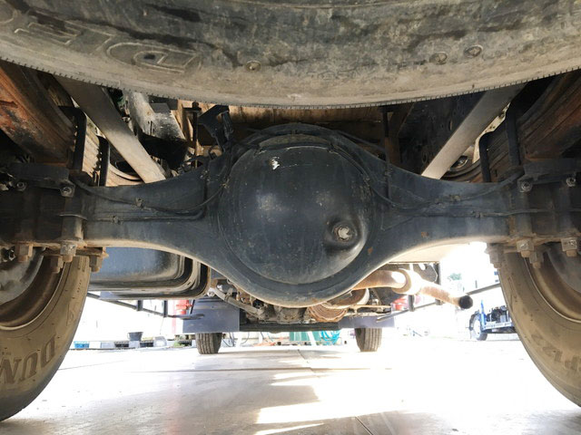 いすゞフォワードユニック4段中型（4t）[写真22]