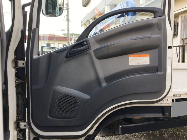 いすゞフォワードユニック4段中型（4t）[写真29]