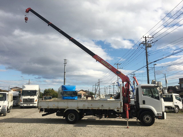 いすゞフォワードユニック4段中型（4t）[写真08]