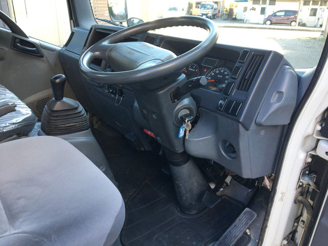 いすゞエルフクレーン4段小型（2t・3t）[写真34]