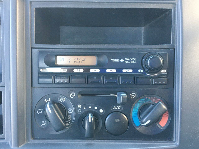 いすゞエルフクレーン4段小型（2t・3t）[写真35]